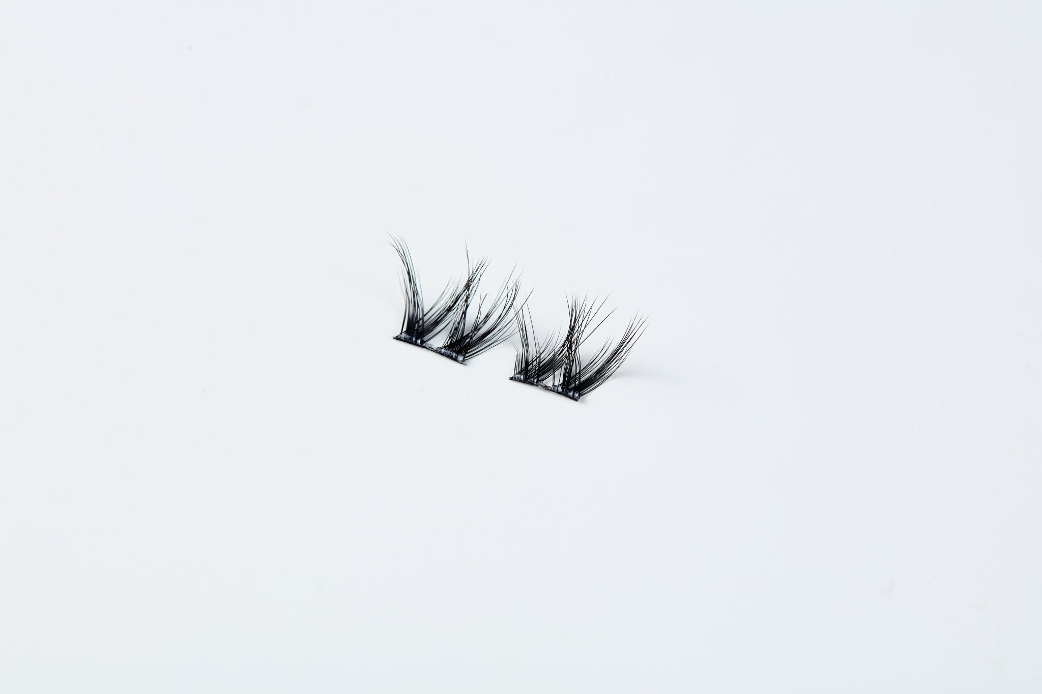 Kayshe Press - On Lashes: Annabelle + Sabrina - KAYSHE